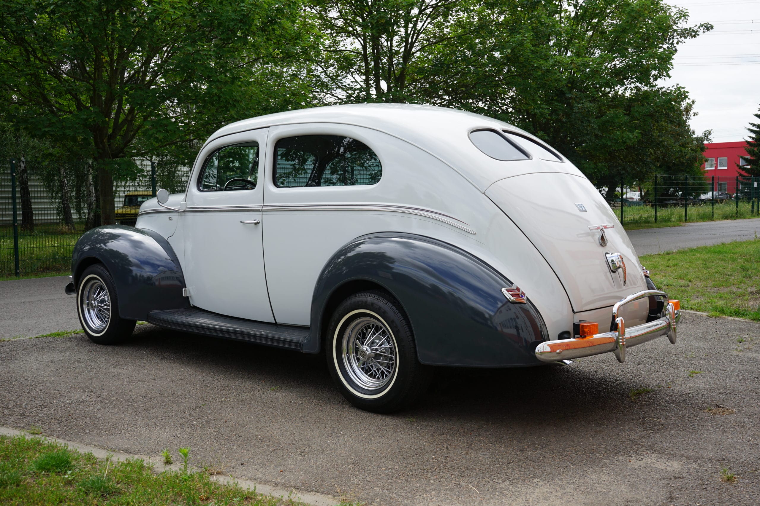 Ford Tudor Sedan Custom - Image 4