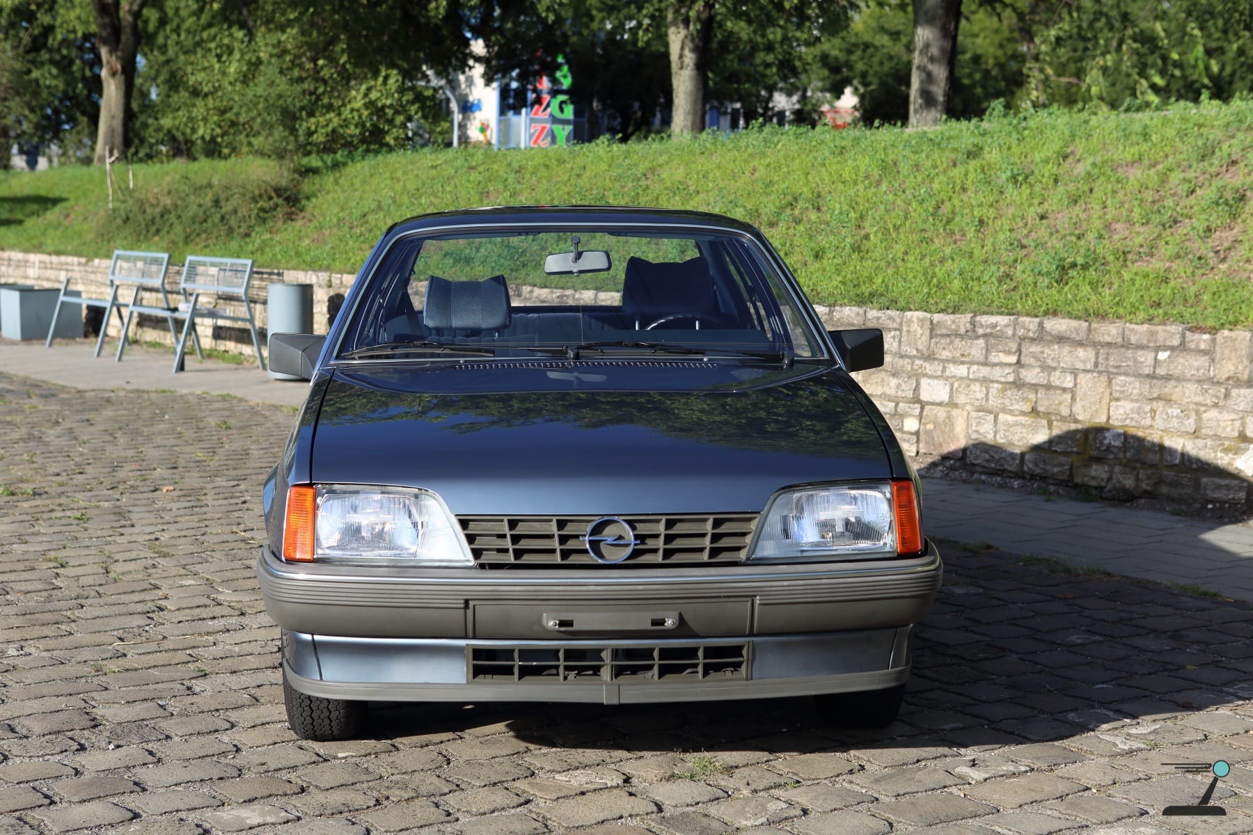 Opel Rekord E 2.2 with 9.000km - Image 2