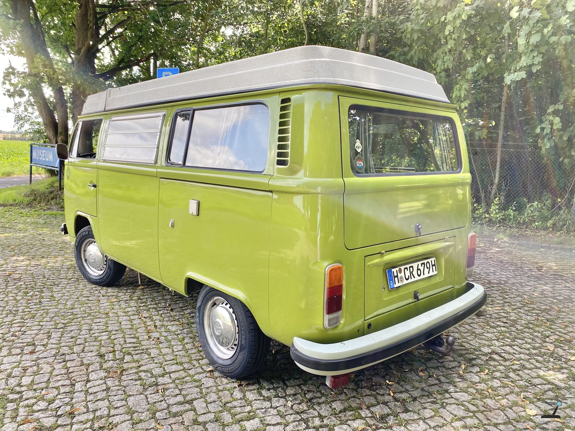 VW T2b Westfalia - Image 2