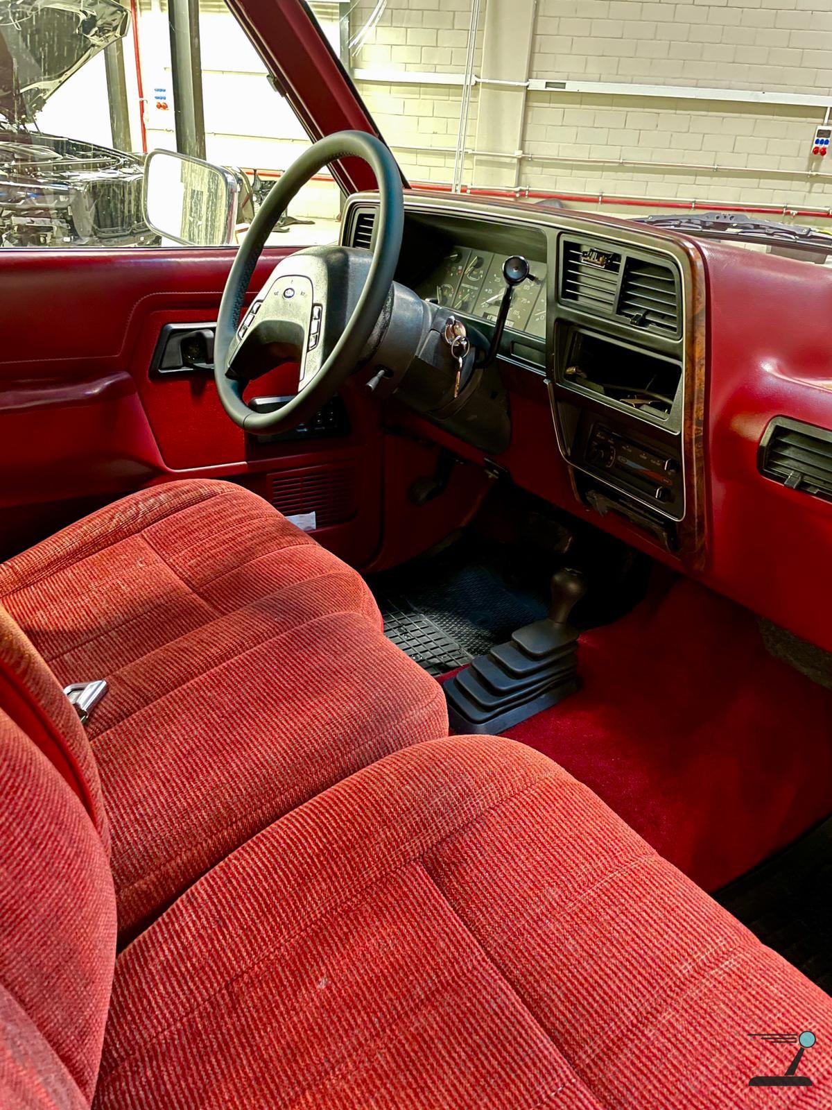 Ford Bronco - Image 4