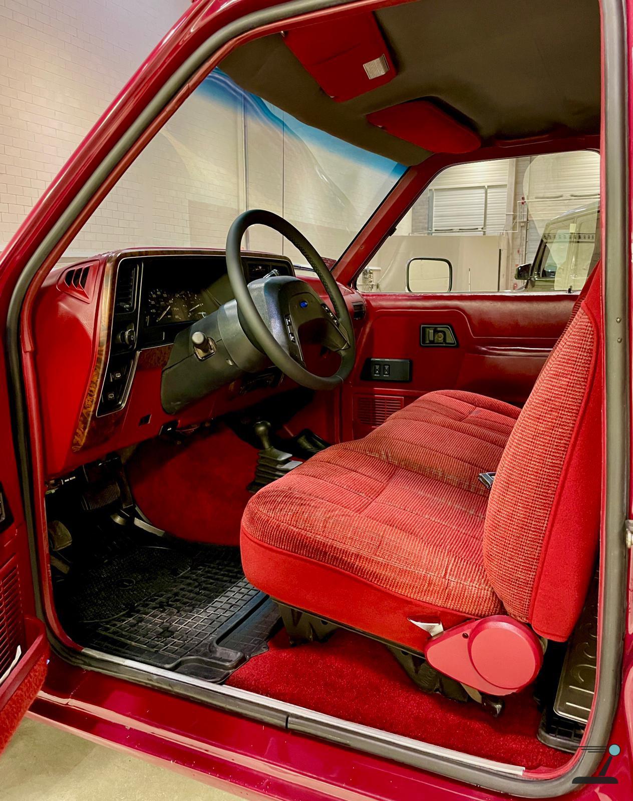 Ford Bronco - Image 3