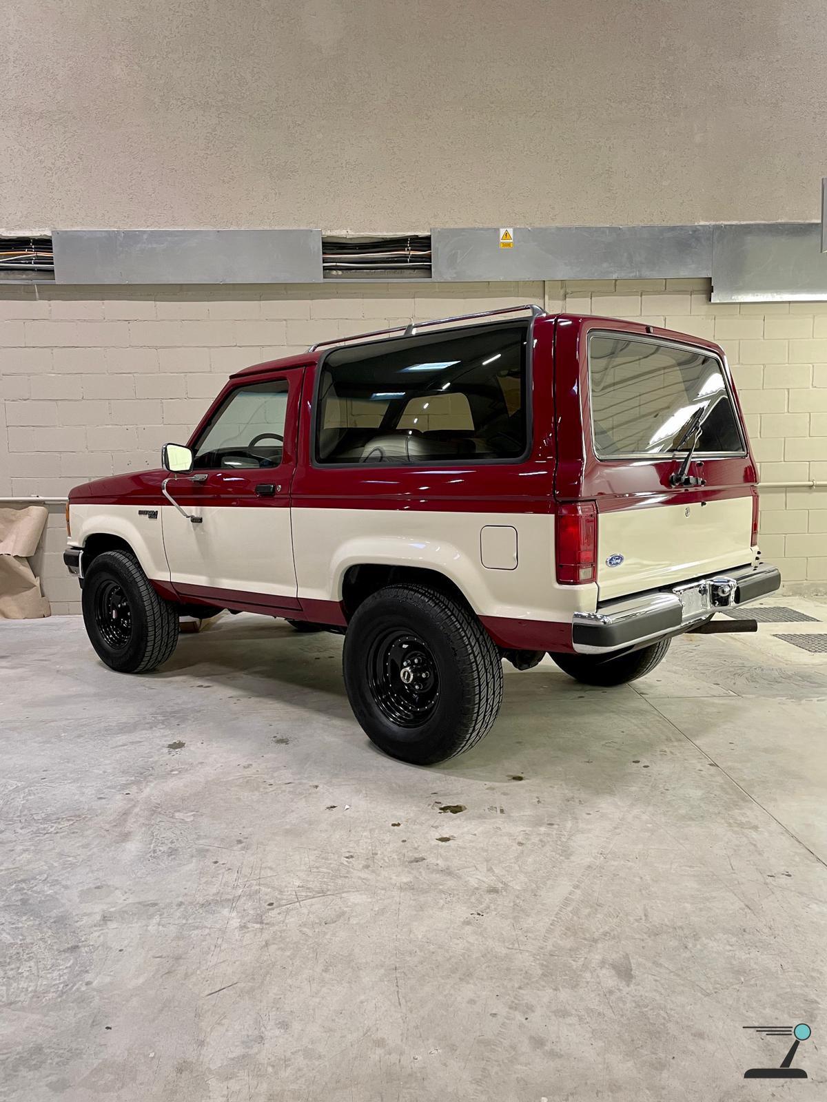 Ford Bronco - Image 2