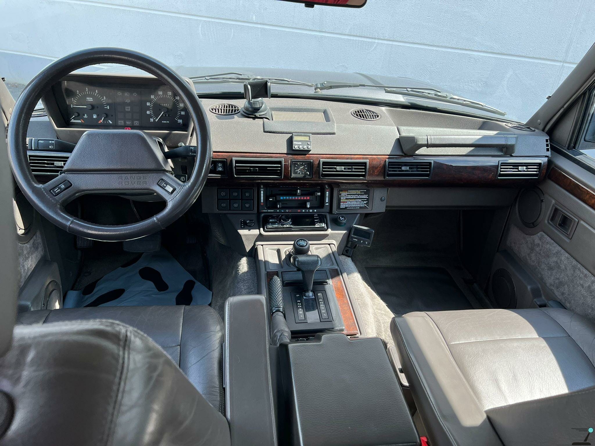 Range Rover 3.9L - Image 6